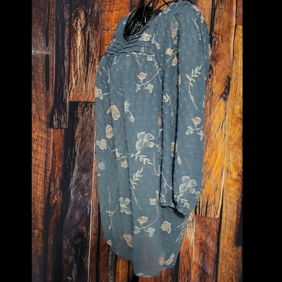 Lauren Conrad Women's 3/4 Sleeve Blouse - Picture 2 of 9